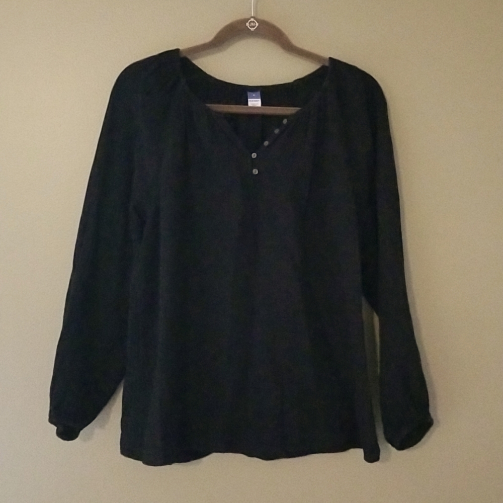 🎉 5/$15 | OLD NAVY | Black Split Neck Top with Buttons